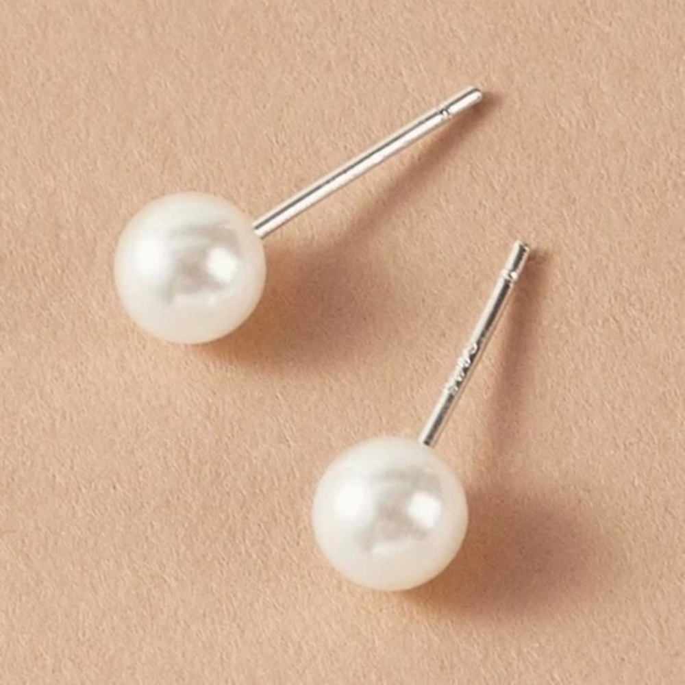 3/$30 🤍 Faux Pearl Earrings